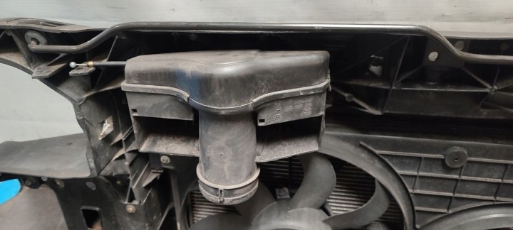 фото №14, Передняя панель усилитель лобовое seat toledo iii 2,0 fsi