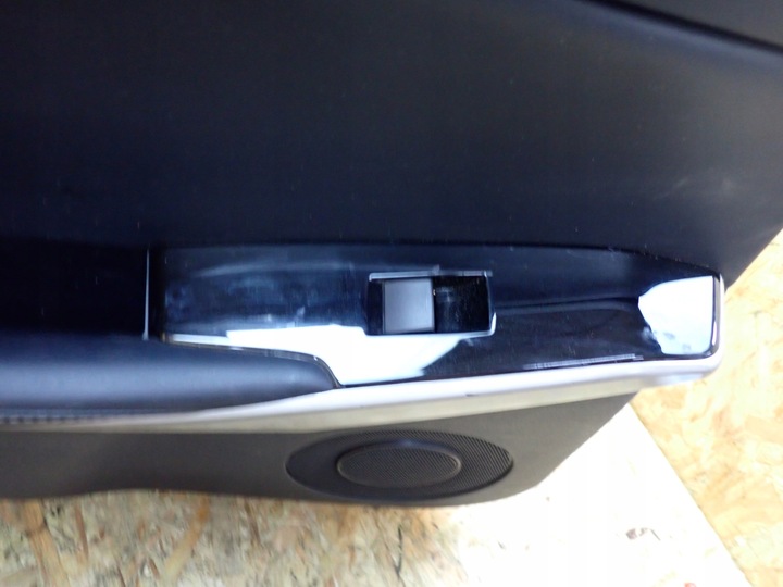 фото №7, Боковина двері лівий зад lexus is iii 200t 300 po рестайлінг 2018 європа