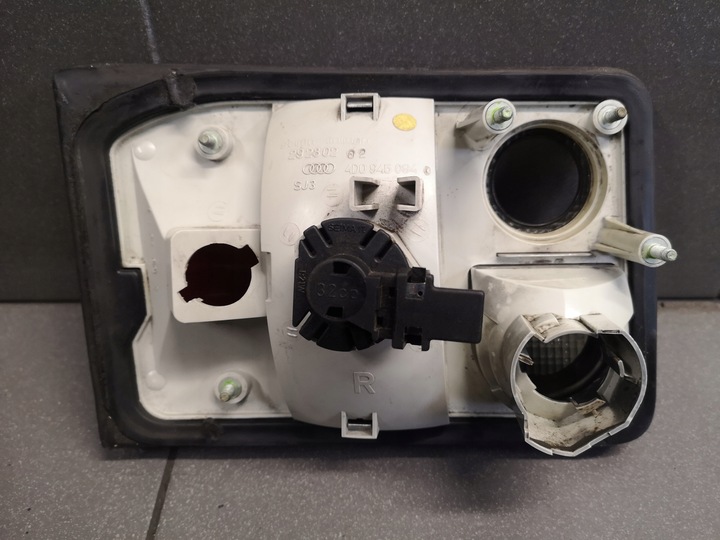 фото №11, Лампа w кришка багажника праві зад audi a8 d2 4d0945094