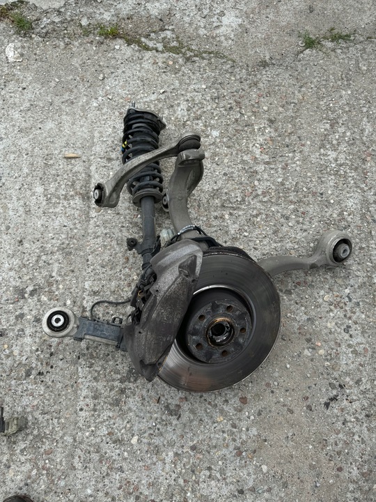 фото №1, Mercedes w213 ступица поворотный кулак амортизатор 4matic a2133202866 правая