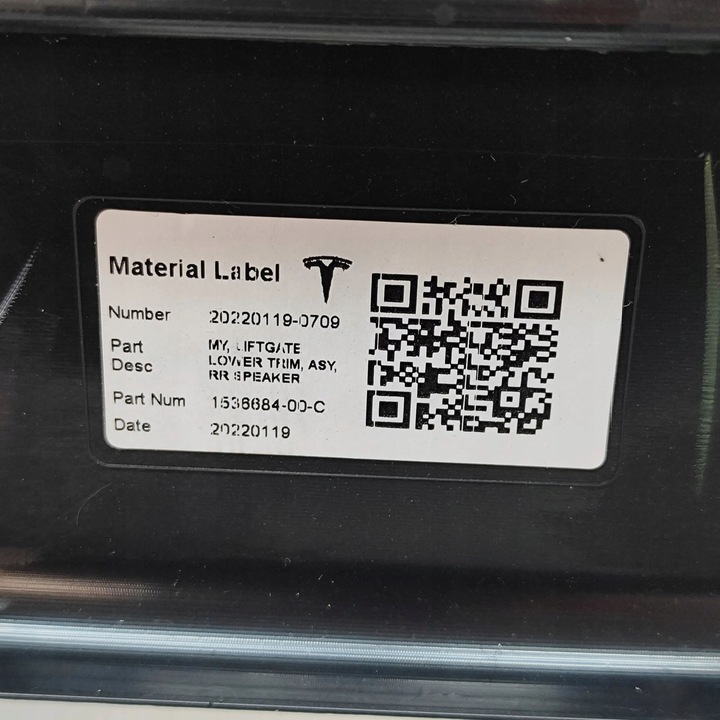 фото №6, Tesla модель y 2022 обшивка / оббивка задньої кришки багажника