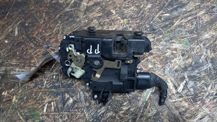 фото №1, Замок правые перед vw passat b5 1.9d 00r 0130821694