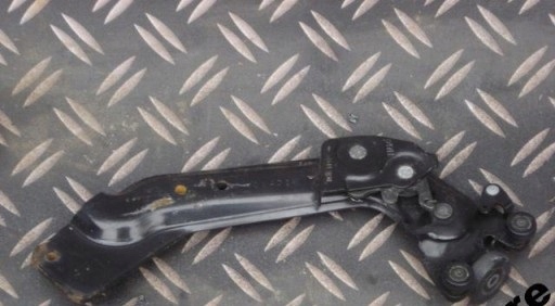 фото №1, Chrysler grand voyager 01-07 петля ролик дверь