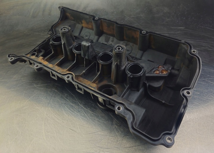 фото №9, Крышка клапанов citroen c4 c5 ds3 ds4 mini cooper 1.4 1.6 vti m03017b180
