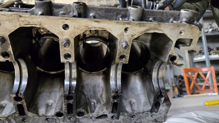 фото №14, Блок  двигуна 2.4 d5 volvo xc90 xc60 xc70 v70 2 3 s60 s80 2 30677367 d5244t