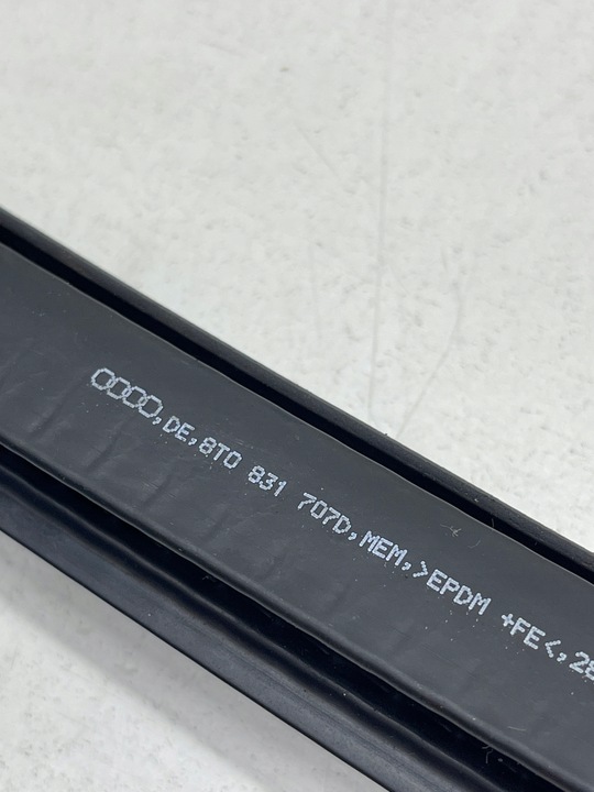 фото №15, Audi a5 8t купе прокладка дверь левый / правые перед нижняя