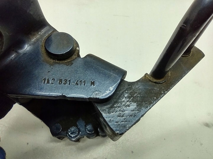 фото №4, Петля петли дверь vw golf v vi jetta 1k5 plus левый переднее оригинал