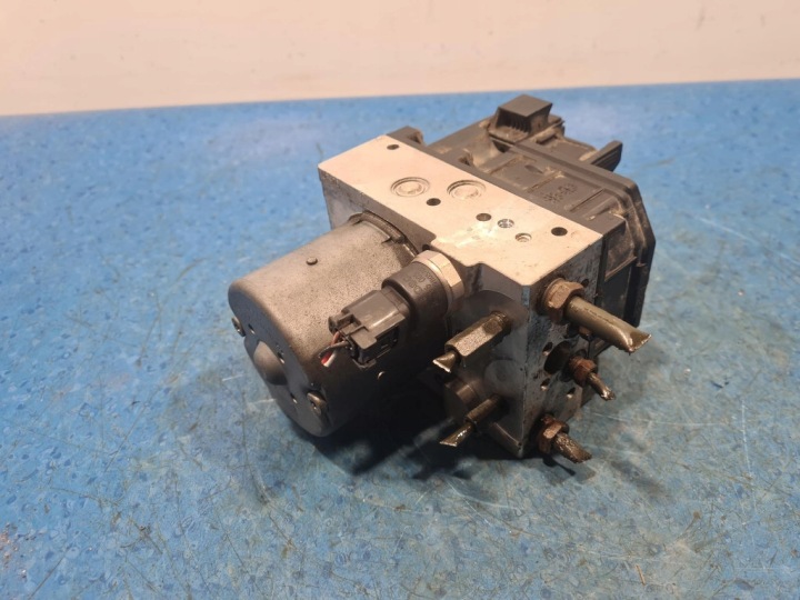 фото №7, Toyota corolla e12 рестайлинг 1.4 d-4d блок управления abs x 89541-02090