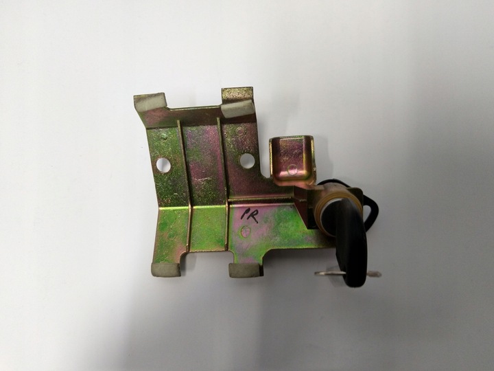 фото №1, Вкладка замка барашек дверь правые перед polonez plus