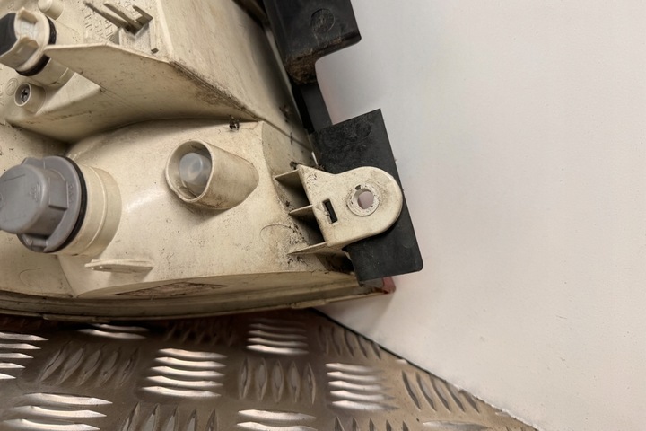 фото №14, Лампа правая задняя skoda superb ii 3t4 3t9945096 2.0l дизель 125kw 2012