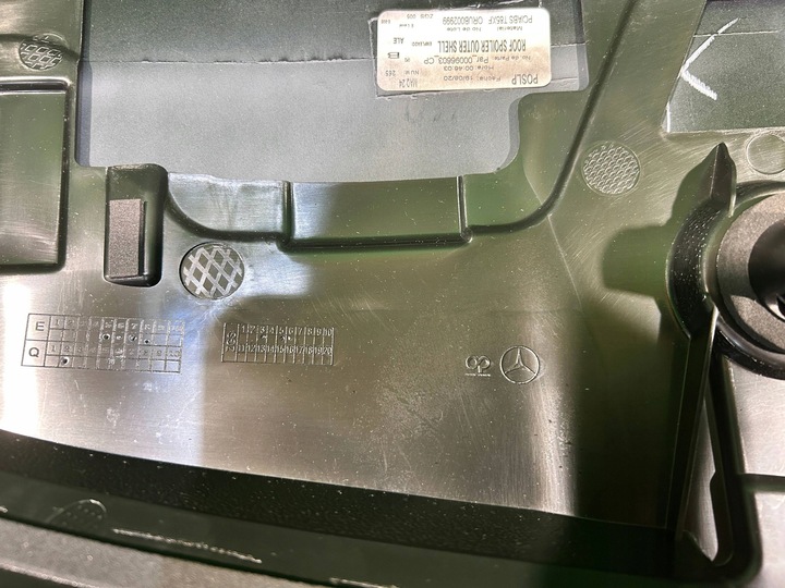 фото №11, Mercedes glb w247 x247 спойлер спойлер козирок багажника a2477900688