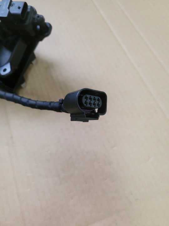 фото №6, Заглушка крышка розетка порта ładowanioa vw arteon 3g8853396 5g0941041c