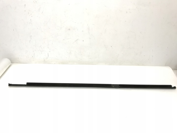 фото №7, Mercedes w213 планка накладка дверь левый зад