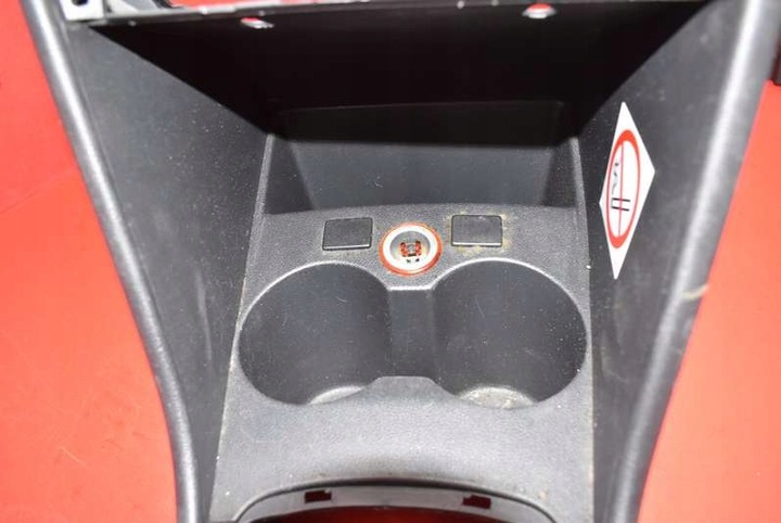 фото №9, Туннель средний подлокотник 6r0863241s vw polo 5 v 6r 09-15