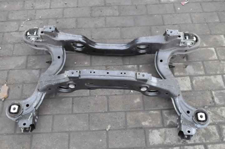 фото №7, Mercedes eqb x243 подрамник подвески балка зад 24r 2433505301