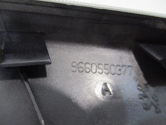 фото №5, Peugeot 308 t7 sw молдинг обшивка двері права передня 9660550377