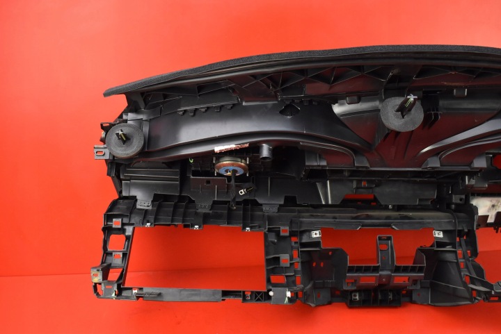 фото №10, Торпедо раздаточная консоль капот подушка eu citroen c 5 ii x7 iii 08-17