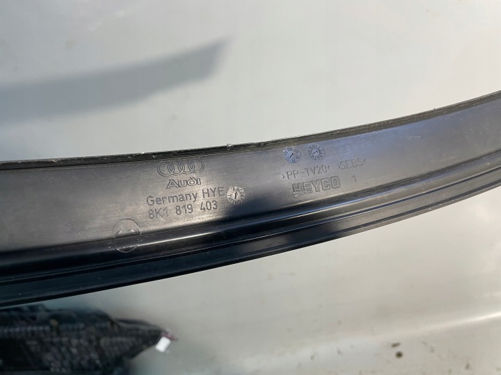 фото №9, Панель под лобовым стеклом верхний пластик audi a4 b8 2007-2011 8k1819403