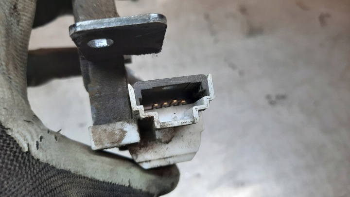 фото №4, Замок задней крышки renault megane ii hb 03r 4pin