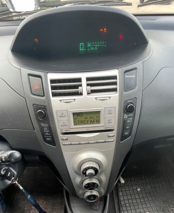 фото №10, Toyota yaris ii 1,0 69 km 1kr-y52 8t0 - na запчасти