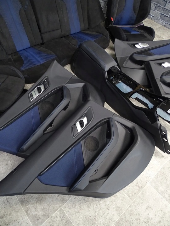 фото №10, Bmw f40 сиденья диван обшивки туннель средство салон m performance алькантара