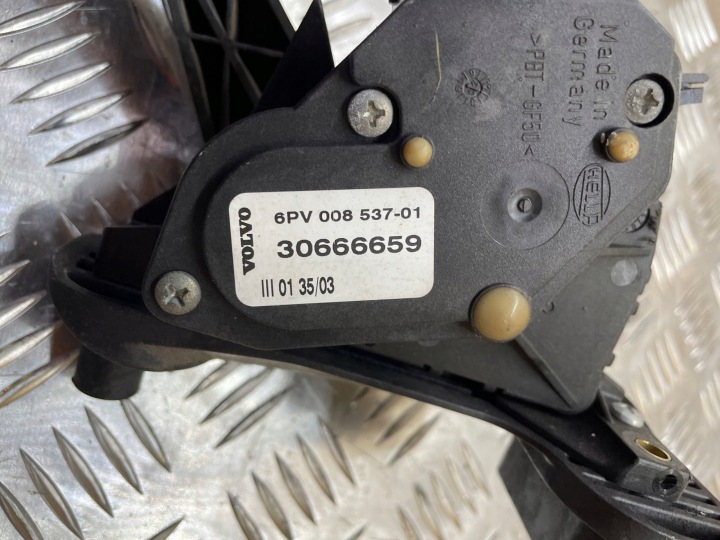 фото №5, Потенциометр газа 30666659 volvo v70 ii 2,4d d5