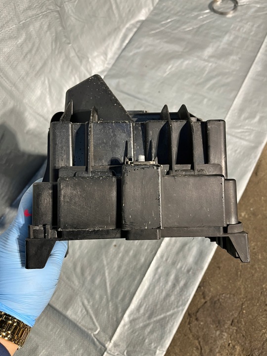 фото №6, 33 opel meriva b корпус основа alumulatora 13312806 13312808