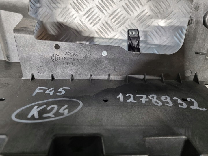 фото №16, Bmw f45 f46 туннель средний подлокотник 1278932
