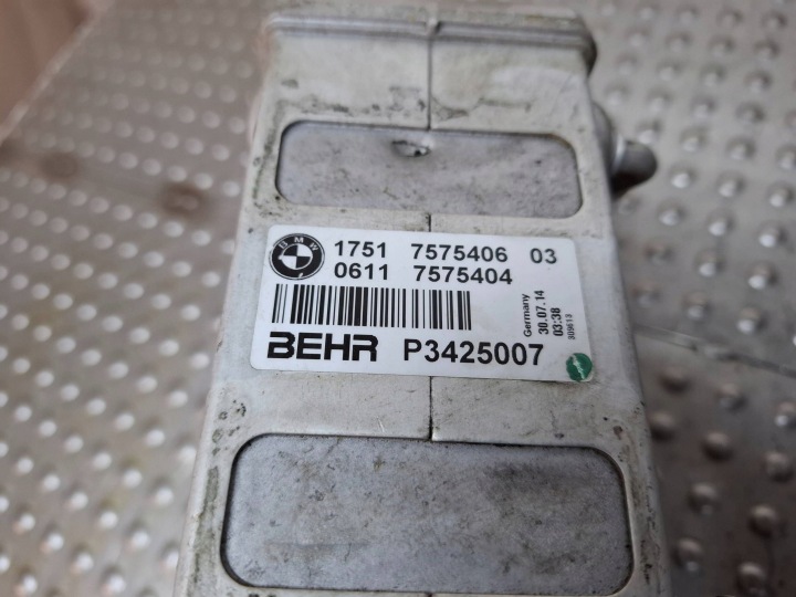 фото №6, Радиатор воздуха интеркулер 7575406 bmw e70 e71 f01 f06 f10 f12 f15 4.4