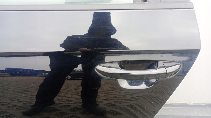 фото №9, Дверь левый зад чёрные vw passat b6 универсал lo41