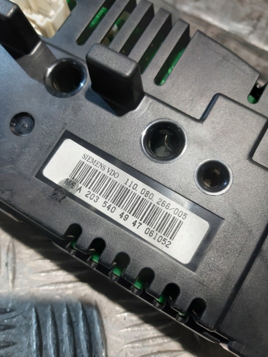 фото №7, Панель приборов 2.2cdi mercedes c-klasa w203 a2035404947