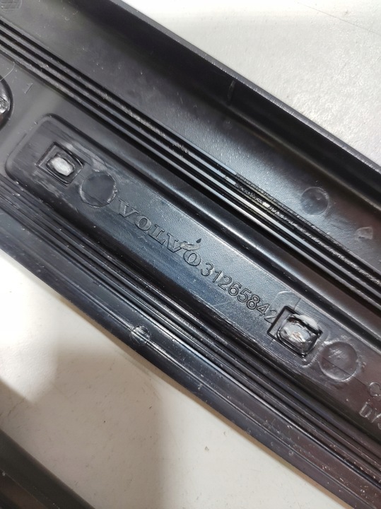 фото №9, Volvo v40 15r - планка накладка порога 31265842