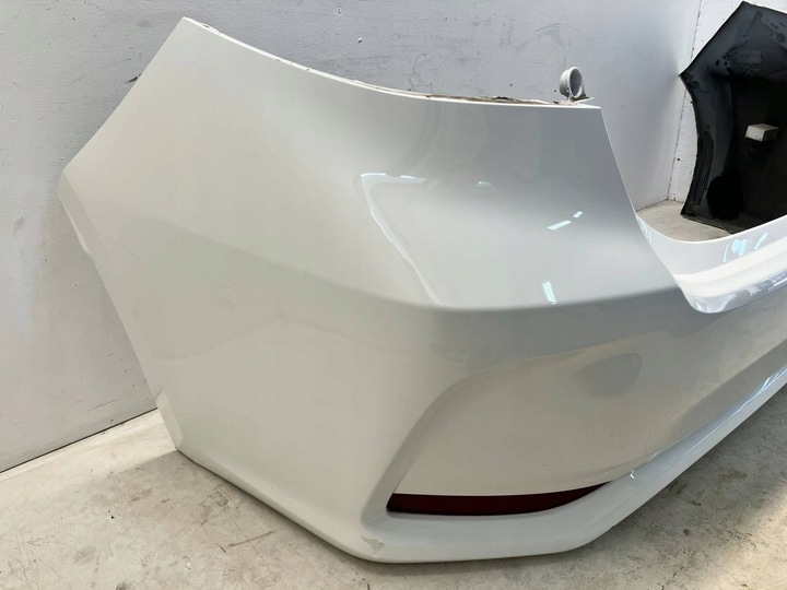 фото №10, Corolla e21 sedan бампер задній зад комплектний bez pdc 040 подряпини !!!