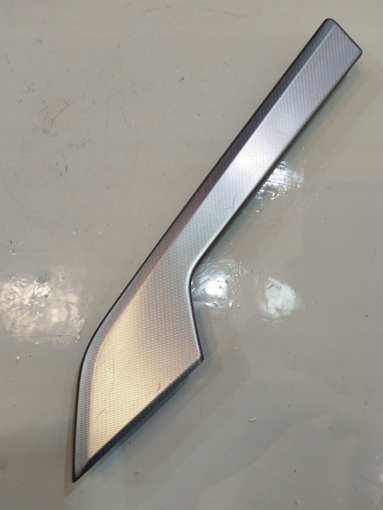 фото №1, Планка дверь правые зад audi a4 b9 8w 8w0867420