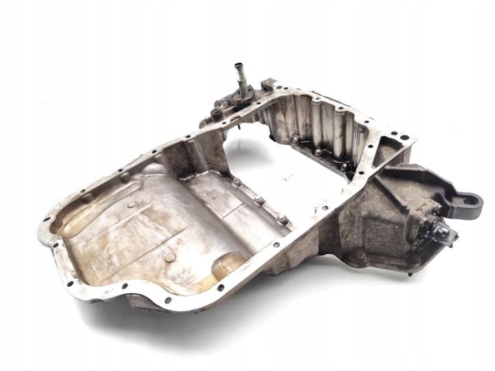 фото №10, Lexus is піддон масла 220d дизель 130kw 177 hp 12111-26030 2006 салон