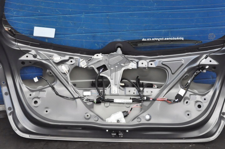 фото №11, Toyota yaris iii крышка багажника зад задняя