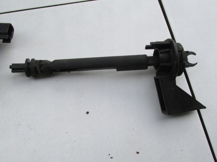 фото №4, Замок капота дверь трос ключ kuga mk1 2008 -12