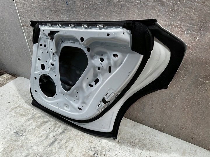 фото №13, Porsche taycan 9j1 дверь правый зад задние правые