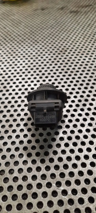 фото №1, Кнопка регулювання дзеркал 7738469 trafic