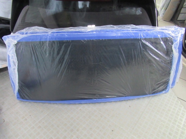 фото №1, Скло кришки зад задня vw caddy 2k7845051e рік випуску 22' нова !