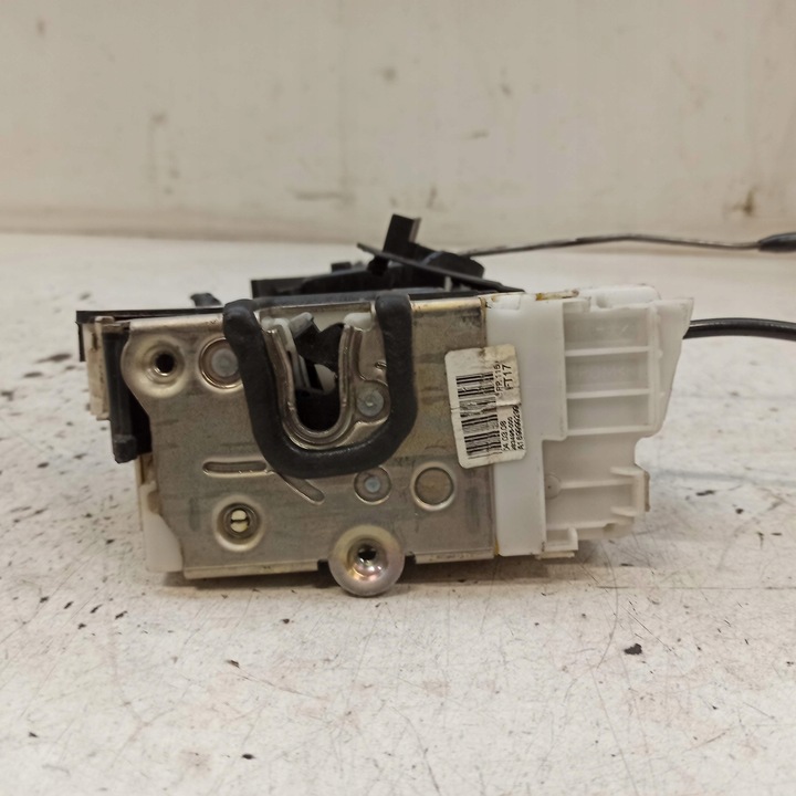 фото №9, Mercedes w245 b-klasa рестайлинг замок правые зад 1697302235