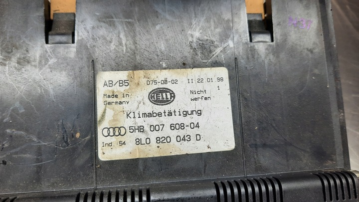фото №4, Панель кондиціонера audi a3 8l 98r 1.6b hb 3d 8l0820043d