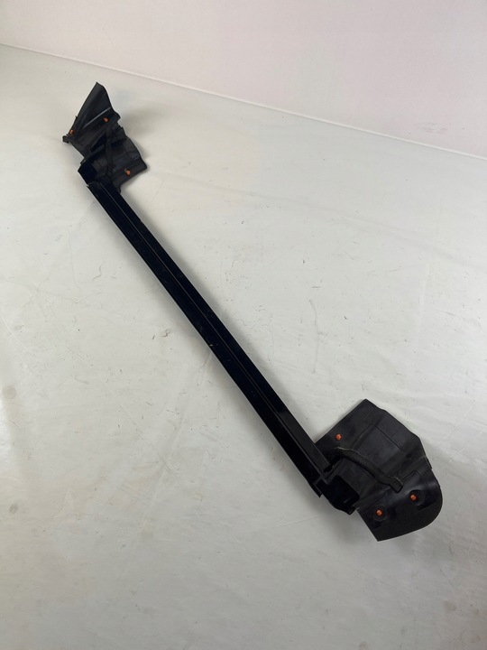 фото №6, Tesla модель 3 права сторона планка /прокладка скла двері задніх 109050400f