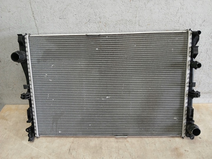 фото №1, Радиаторов воды mercedes c класс w205 a0995002203