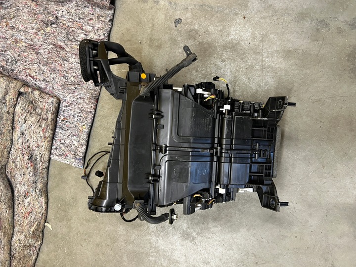 фото №1, Отопитель воздуходувка range rover velar l560