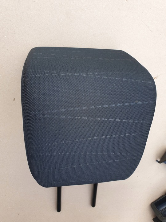 фото №9, Підголівник середній задній зад сидіння toyota yaris ii оригінальний номер матеріал чорний