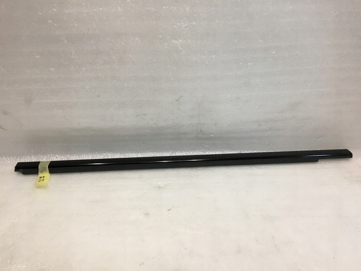 фото №1, Mercedes w212 планка накладка правые перед