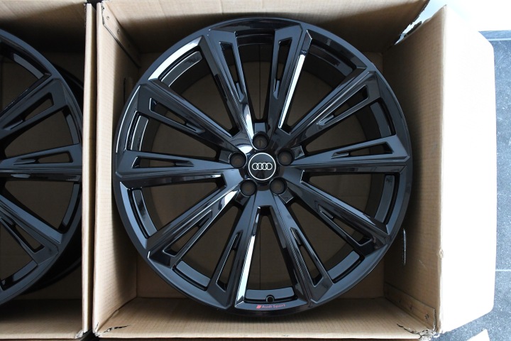 фото №9, Диски диски 23" audi q8 sq8 rsq8 нове audi sport чорний піаніно