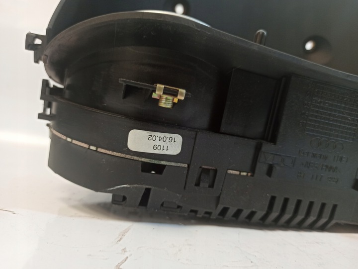 фото №11, Audi a2 1.4 tdi спидометр приборы 8z0920900t