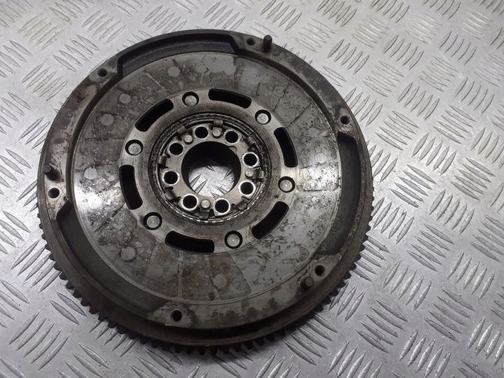 фото №1, Колесо маховики toyota corolla e12 2.0 d4d